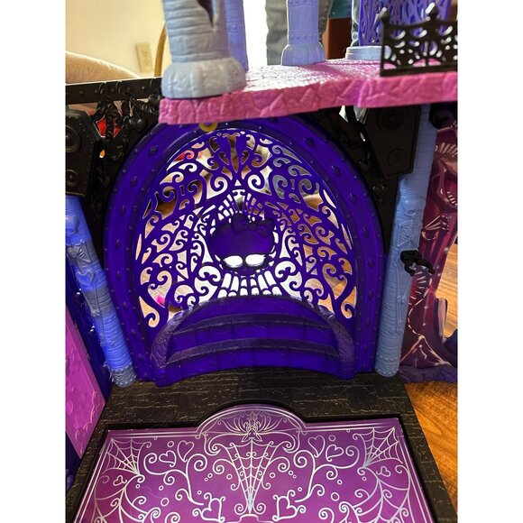 Monster High Freaky Fusion Catacombs replacement piece logo back wall and pegs - Picture 12 of 14